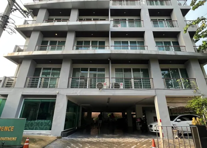 P Thonglor 3* バンコク都