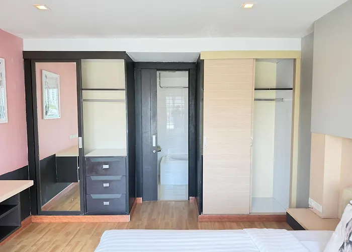 アパートホテル P Thonglor 3*