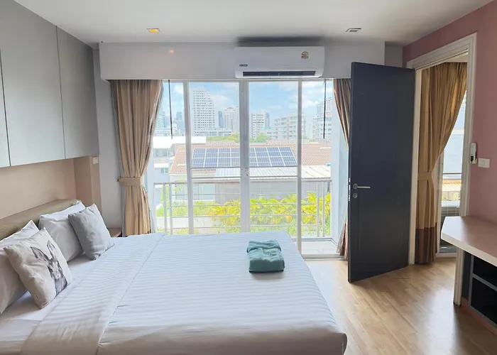 アパートホテル P Thonglor 3*